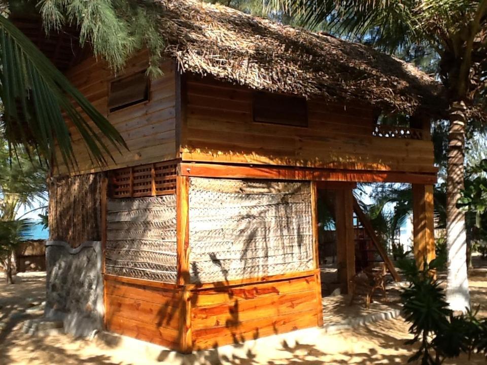 Water Music Arugam Bay Exterior photo