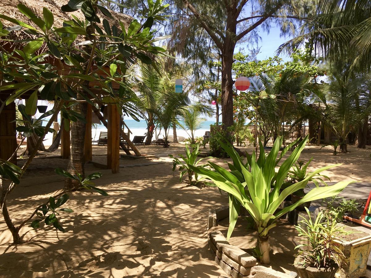 Water Music Arugam Bay Exterior photo